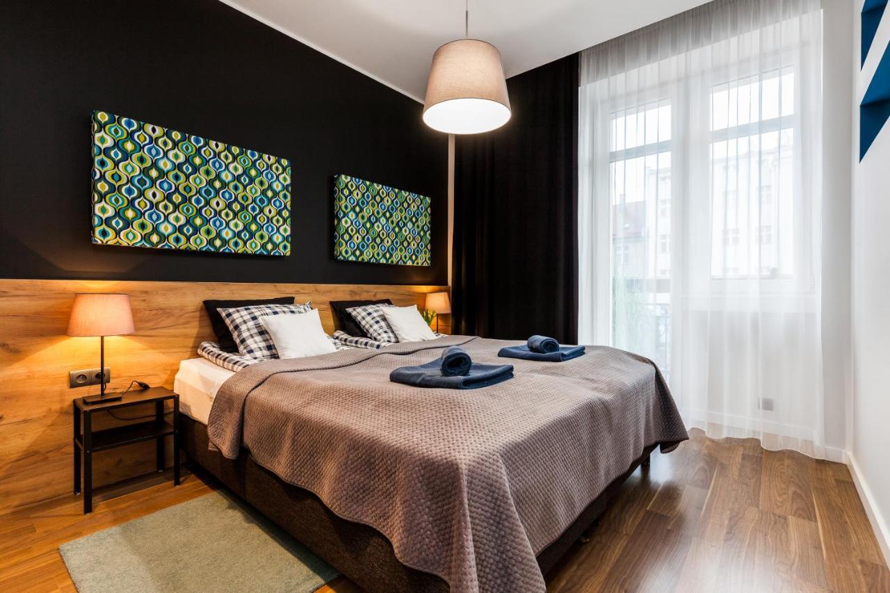 Black&white Apartment *