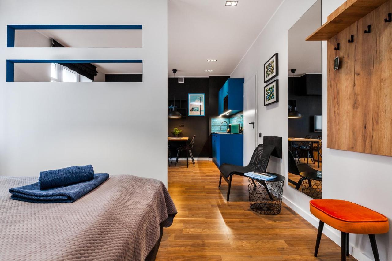 Black&white Apartment *