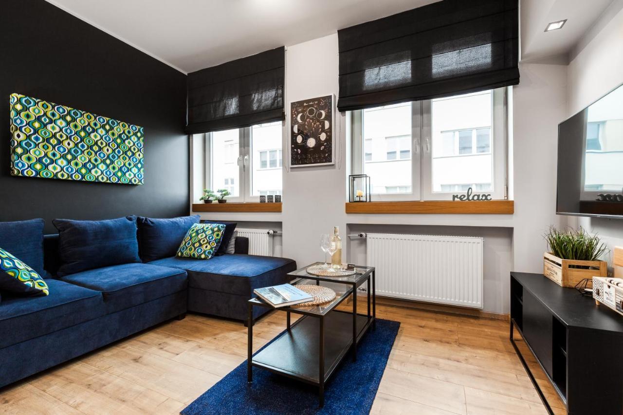 Apartment Black&white *